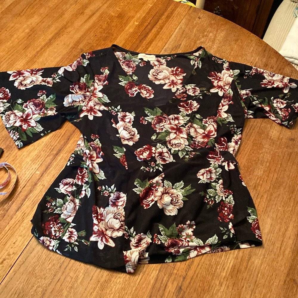 Urban girl, extra large, sheer black with roses, wraparound shirt